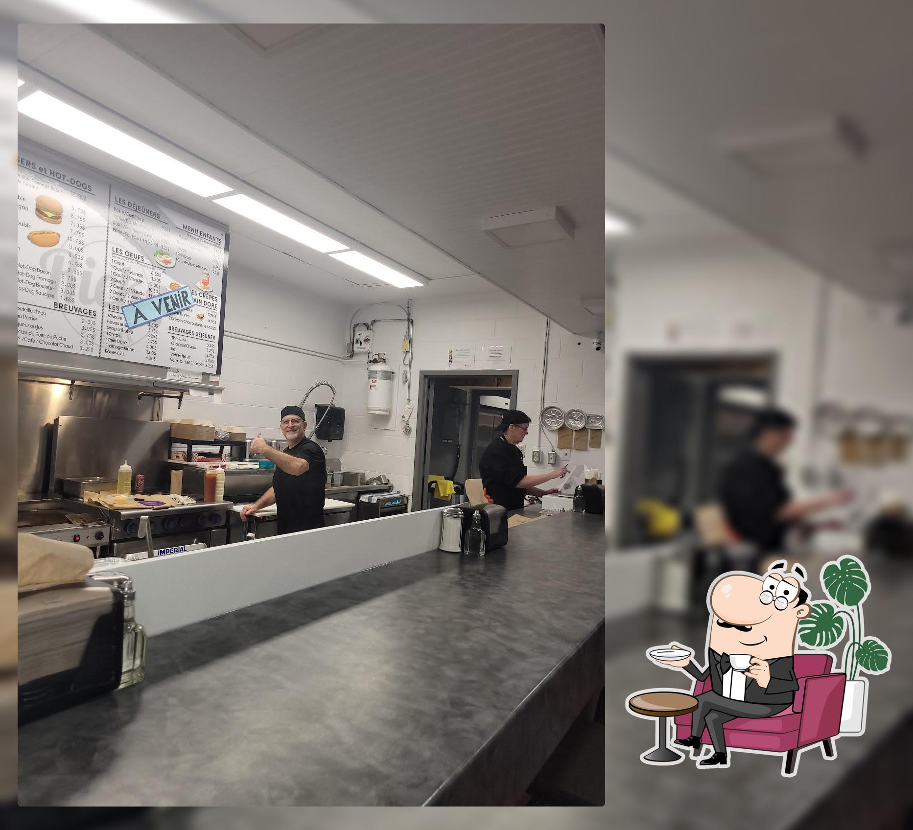 Ricky Burger, casse-croûte, de l’arèna.
