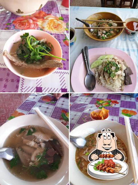 ก๋วยเตี๋ยวหมูมีสุข