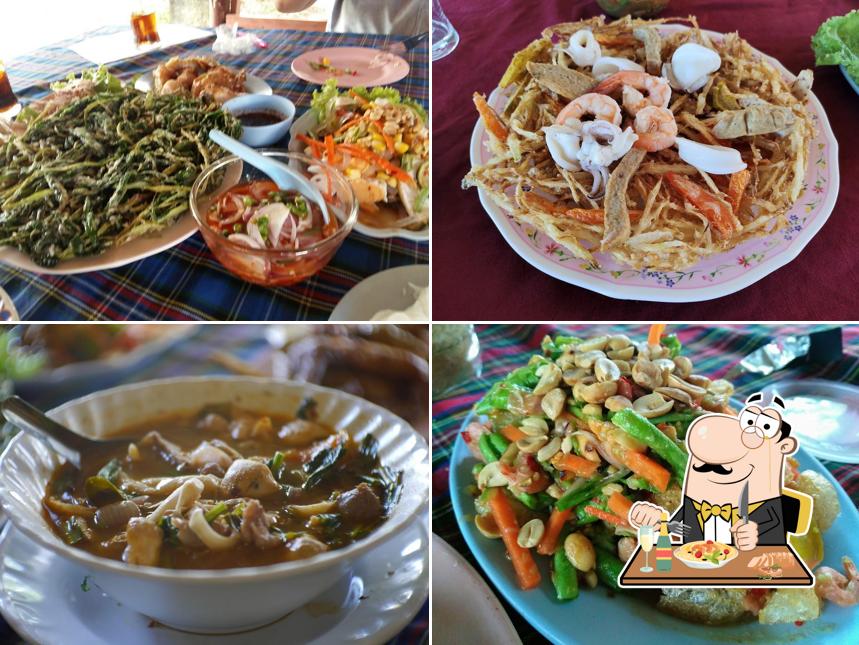 ส้มตำปูเสื่อ (Som Tam Pu Suea)