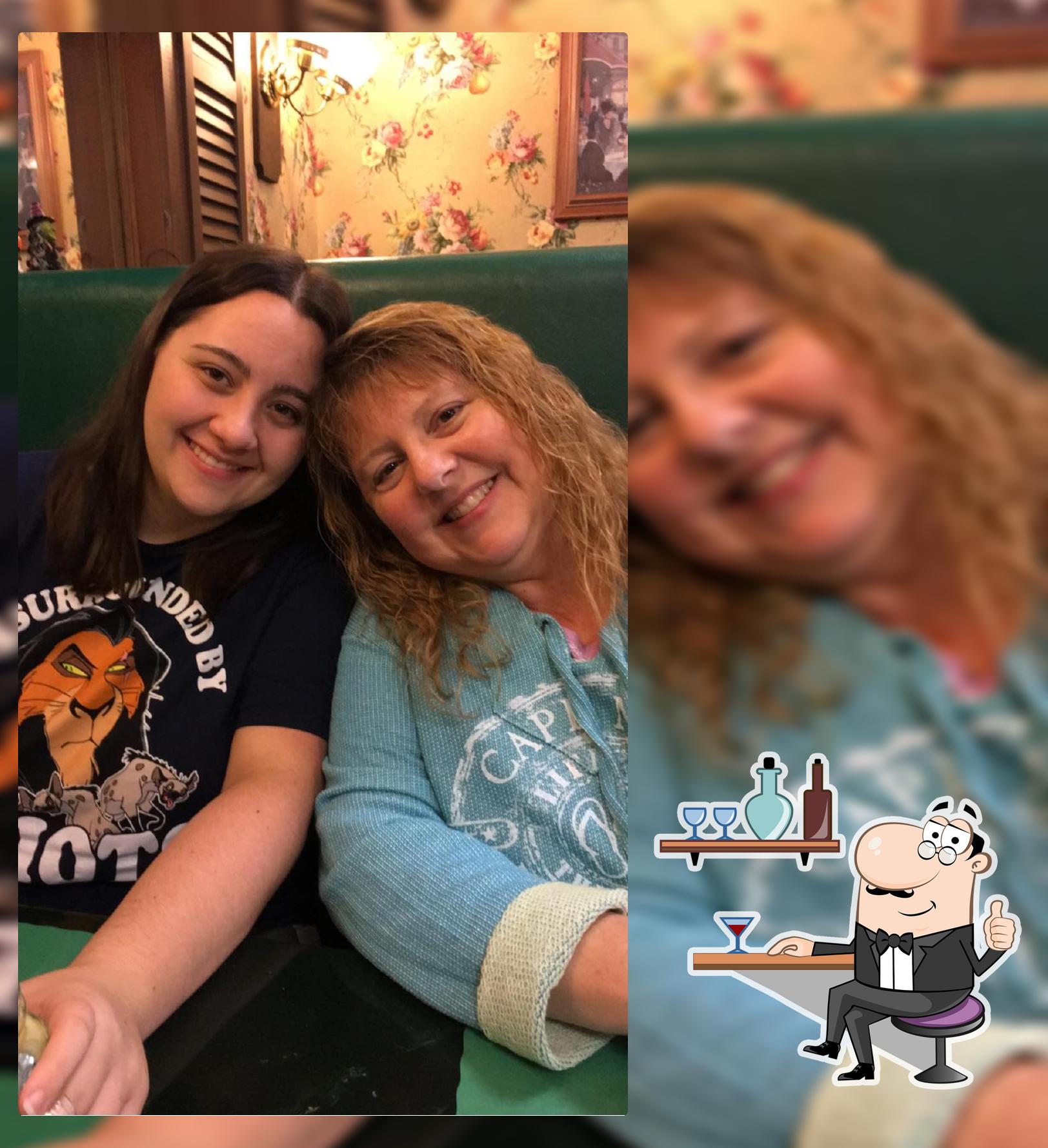 Red Rooster Pancake House