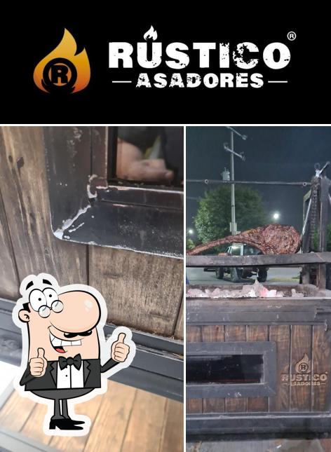 RÚSTICO ASADORES