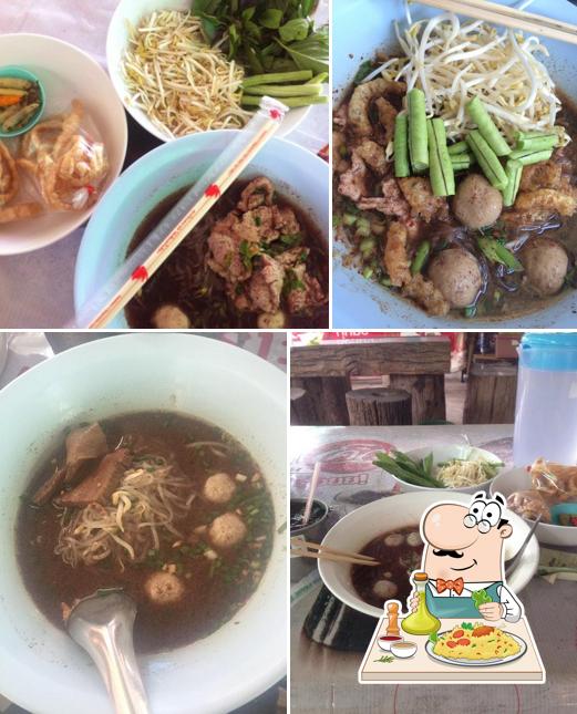 ก๋วยเตี๋ยวเรือน้ำตก น้ำร้ายกว่าเนื้อ