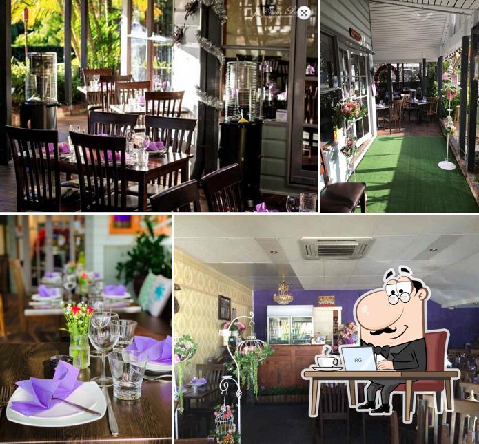 Siam Pagoda Thai Garden Restaurant