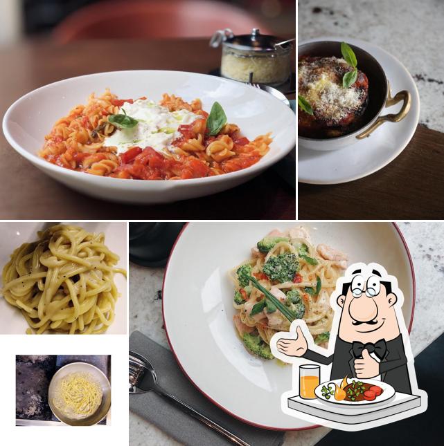 Блюда в "Тин."