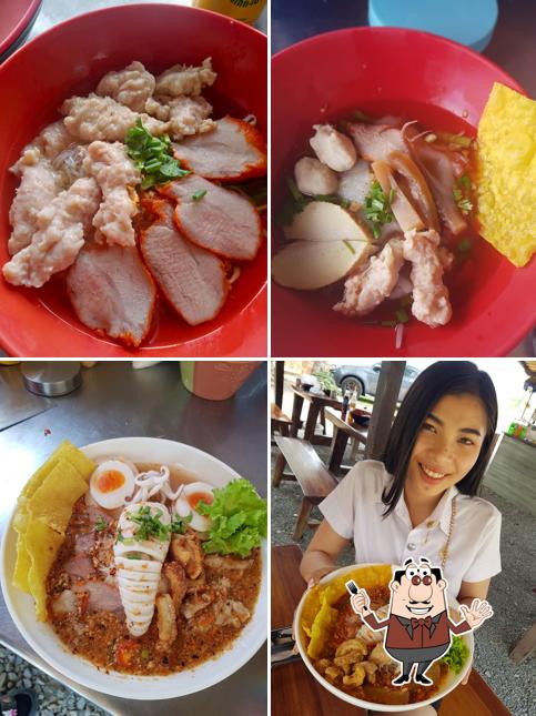 ก๋วยเตี๋ยวยืนซด@สามร้อยยอด