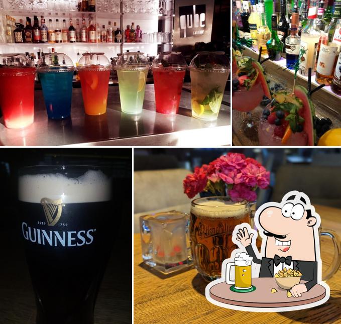 Qube Cafe bar