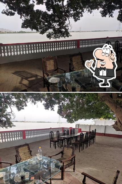 Colburn Bangla - Malik Restaurant