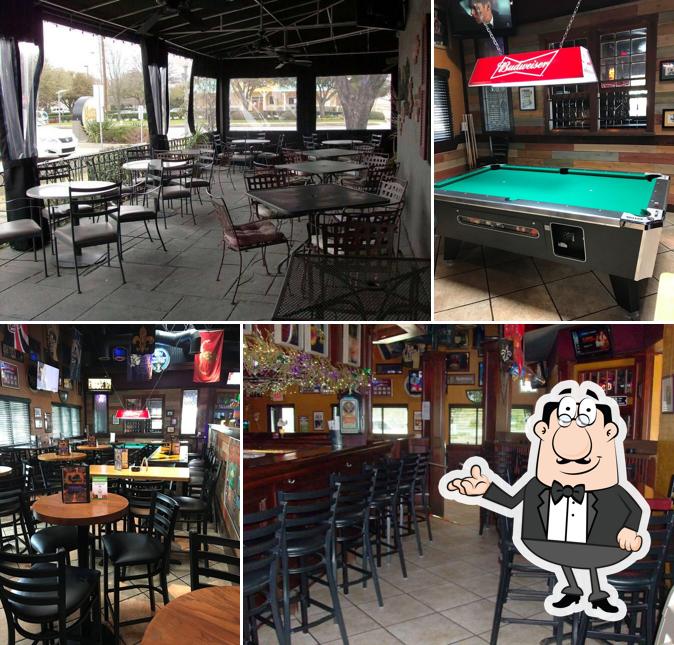 The Quarter Bar & Grill