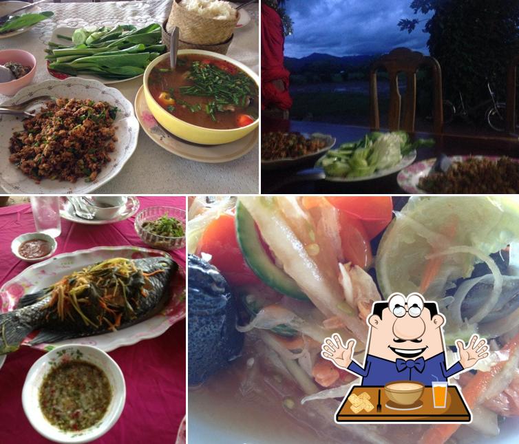 ร้านอาหารแม่หนึ่ง บ้านนาหน่ำ อ.ฟากท่า