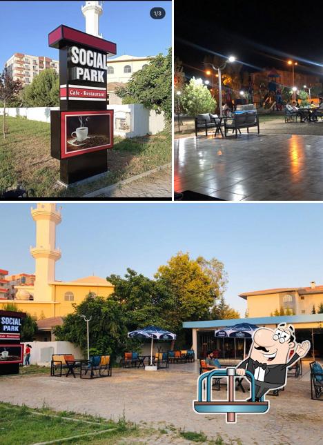 Social park cafe
