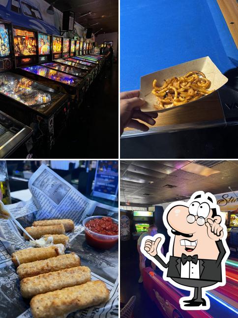 Stingray's Bar Grill & Arcade