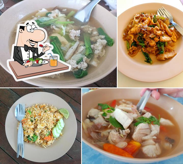ข้าวผัดปู - อาหารตามสั่ง