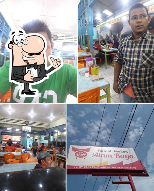 Rumah Makan Alam Raya