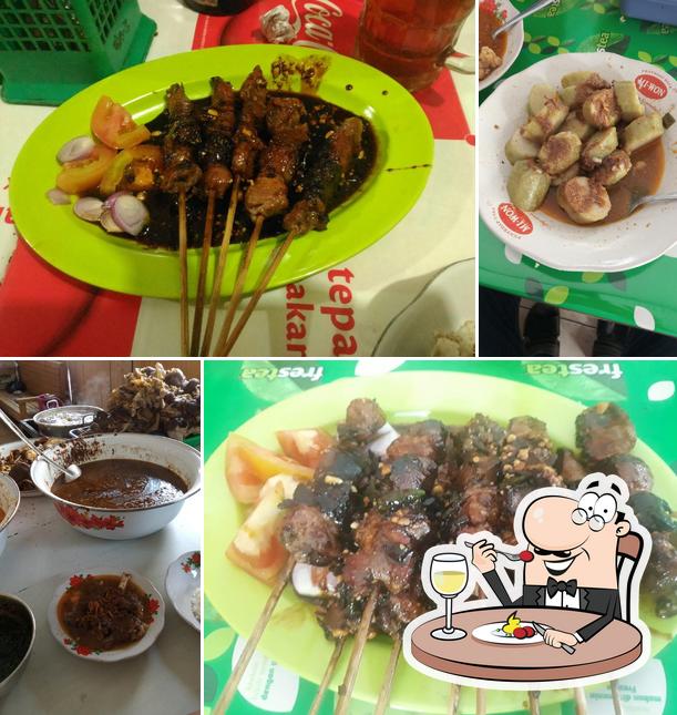 Ayam Panggang dan Gulai Bu Pariyah