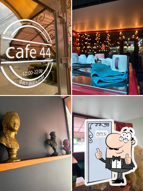 Cafe 44