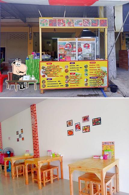 ร้านแม่บุญชู (บ้านกรวด)