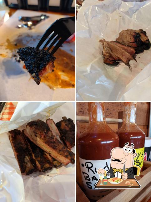 Rudy's "Country Store" and Bar-B-Q
