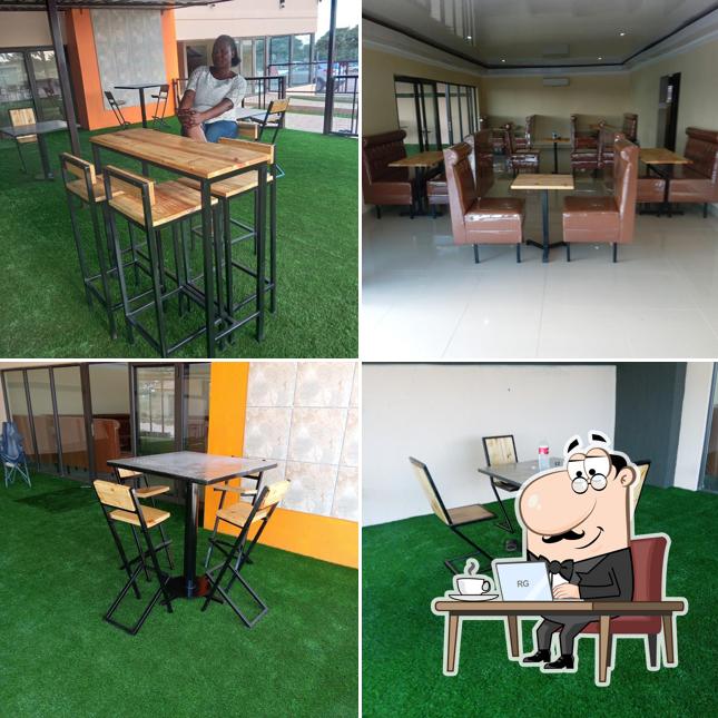 SKHOSI'S PUB AND GRILL