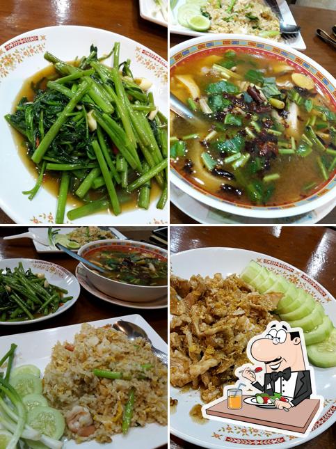 ร้านอุ้มทอง อาหารตามสั่ง