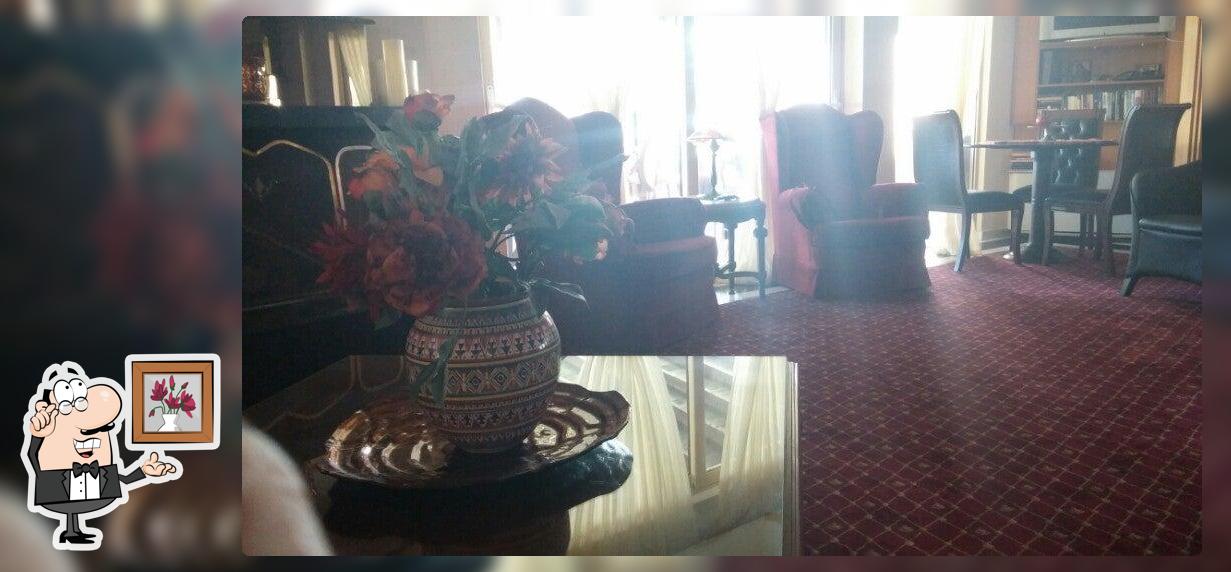 Lobby Bar