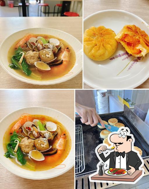 允記麵食館（必吃苑裡銅板美食、豬肉餡餅、蘿蔔絲餅、蔥油拌麵、番茄海鮮麵 、早午餐、晚餐首選推薦）