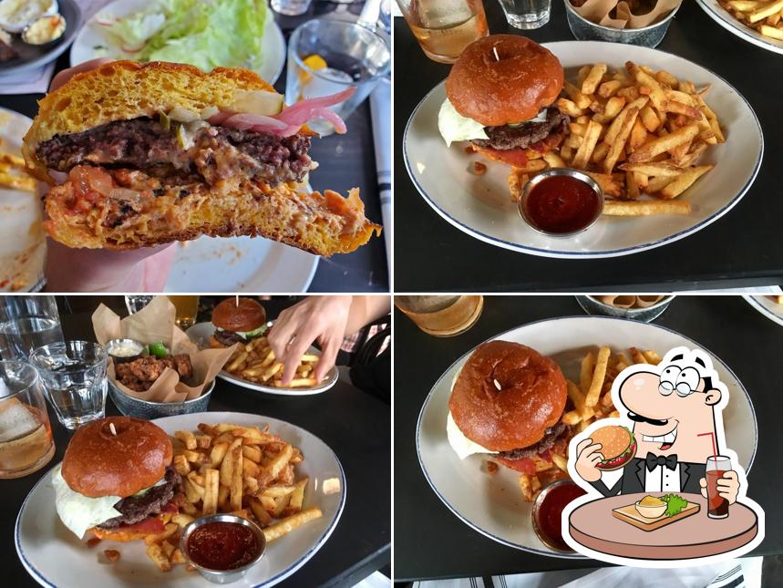 Henry's Bar & Restaurant