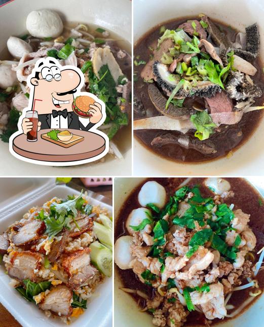 ก๋วยเตี๋ยวนายหนวด ราชาก๋วยเตี๋ยวเครื่องในเนื้อ