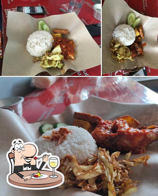 Ayam Penyet Unigal
