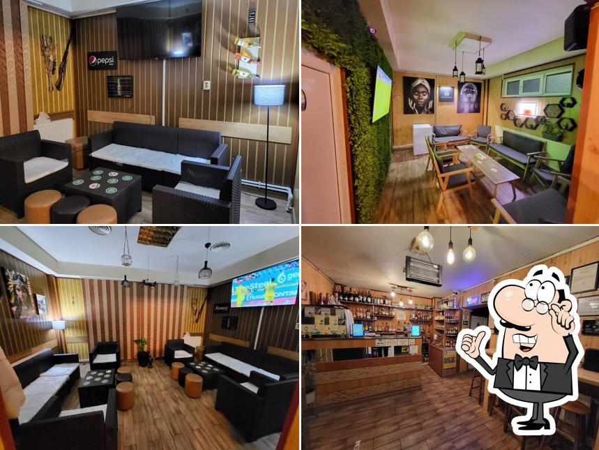 Cafe Bar Niko's