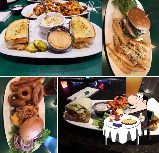Putters Sports Grill - Maineville