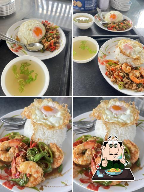 พบรัก(หน้าอำเภอ) ต้มเนื้อ อาหารตามสั่ง