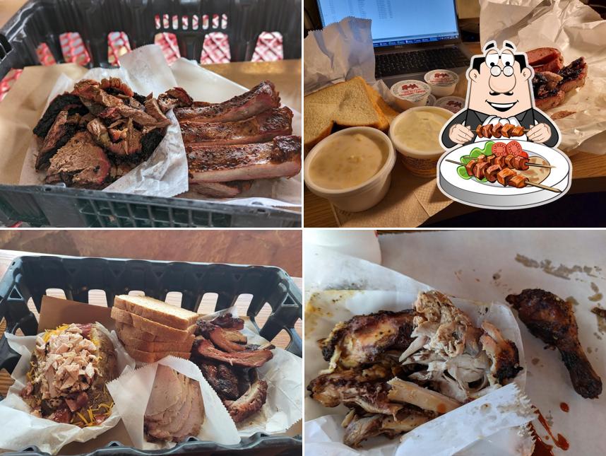 Rudy's "Country Store" and Bar-B-Q