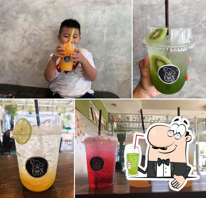Fox coffee milk กาแฟปสดป่าหวาย&ราดหน้ายอดผักเยาวราช