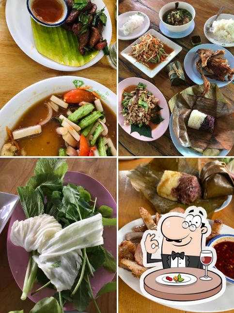 นิวไก่ย่างบัวตอง​ สาขา​ 2