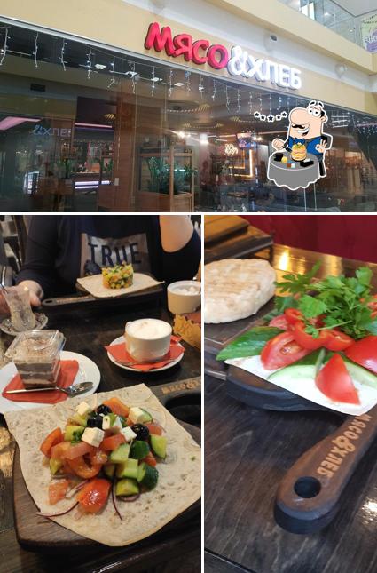 Посмотрите на эту фотографию, где видны еда и внешнее оформление в Мясо & Хлеб