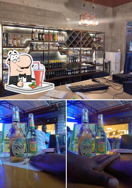 Mufti Bar and Grill