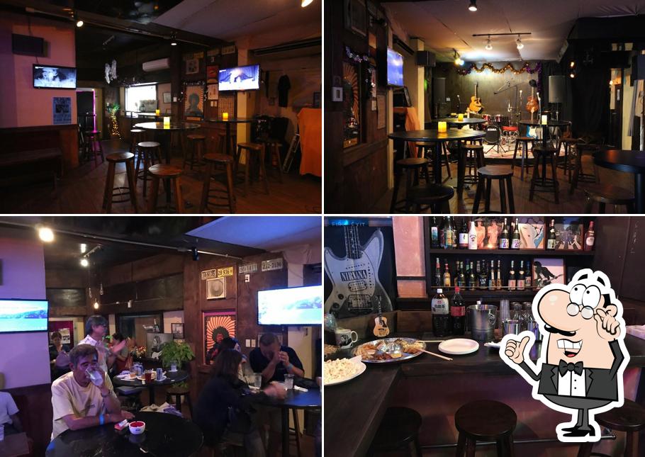 Ken's Bar