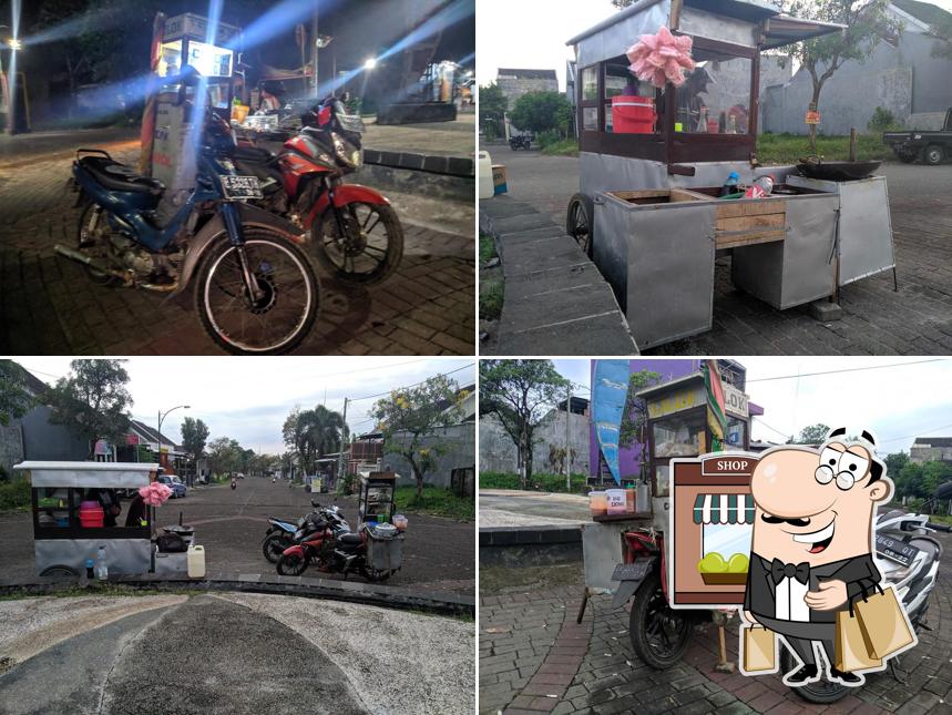 Cilok dan Nasgor Cak Ragel