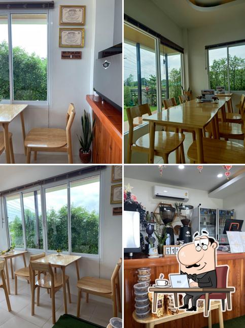 Runya Baansuan & Cafe
