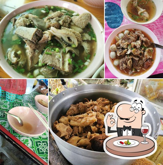ร้าน ก๋วยเตี๋ยว พี่เย๊าะ ท่าช้าง