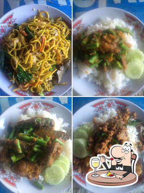 ร้านข้าวเจ๊ณูหน้าประมงเก่า