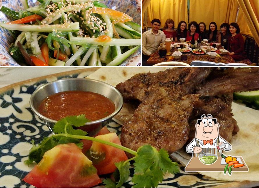 Салат из морских водорослей в "Чайхане Matur Lounge"