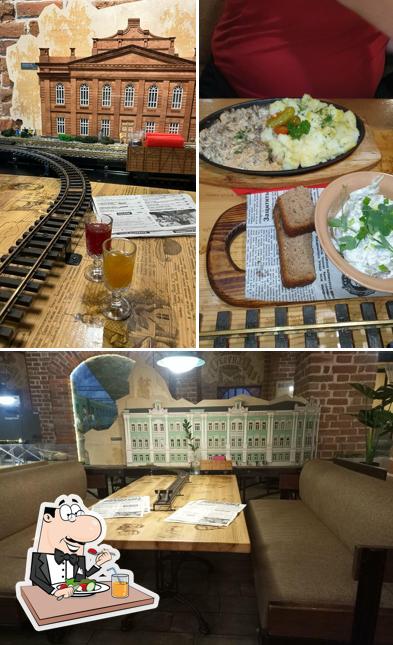 Взгляните на эту фотографию, где видны еда и внутреннее оформление в Паровозовъ вокзал