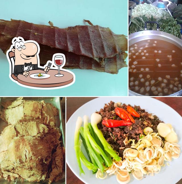 ร้านคักอีหลี ของฝาก​อำ​เภอ​สมเด็จ​ จังหวัด​กาฬสินธุ์​