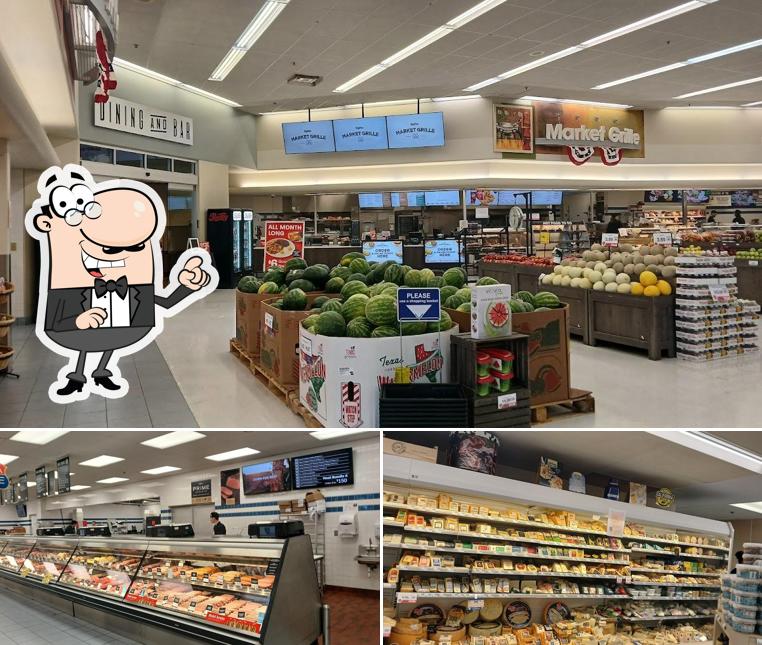 Hy-Vee Grocery Store