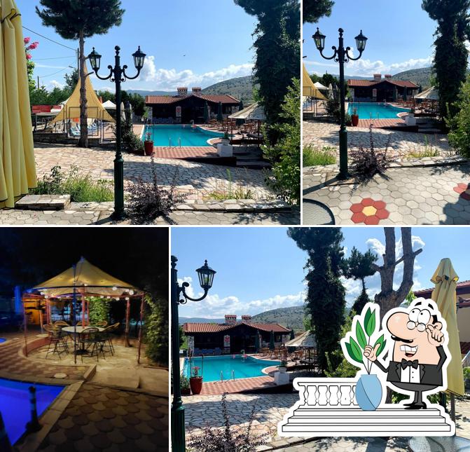 Water Park & Pool Café-Bar Paradise
