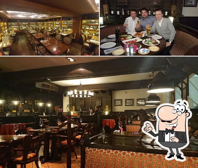 В El Gaucho есть внутреннее оформление, еда и многое другое