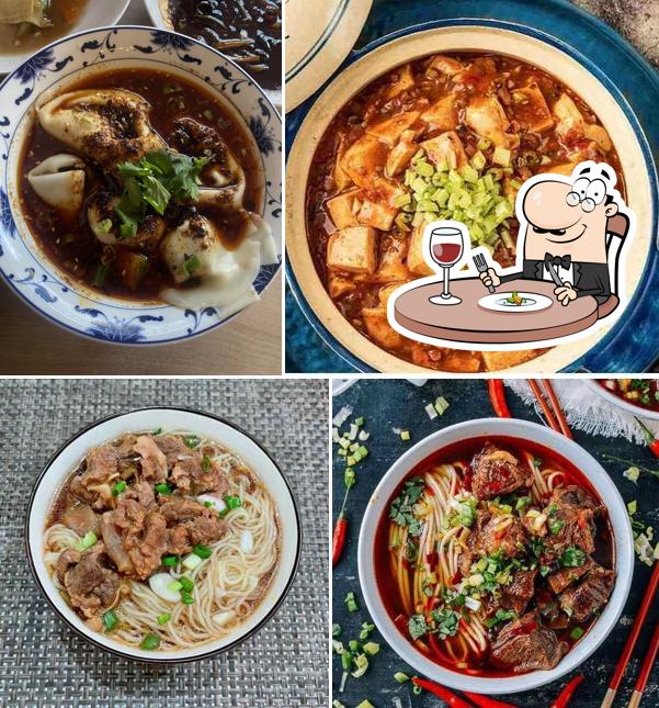 Five Dumplings 青花饺子