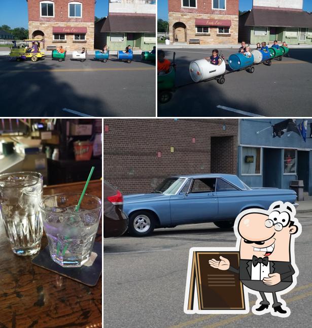 Sneaky Pete's Bar & Grill
