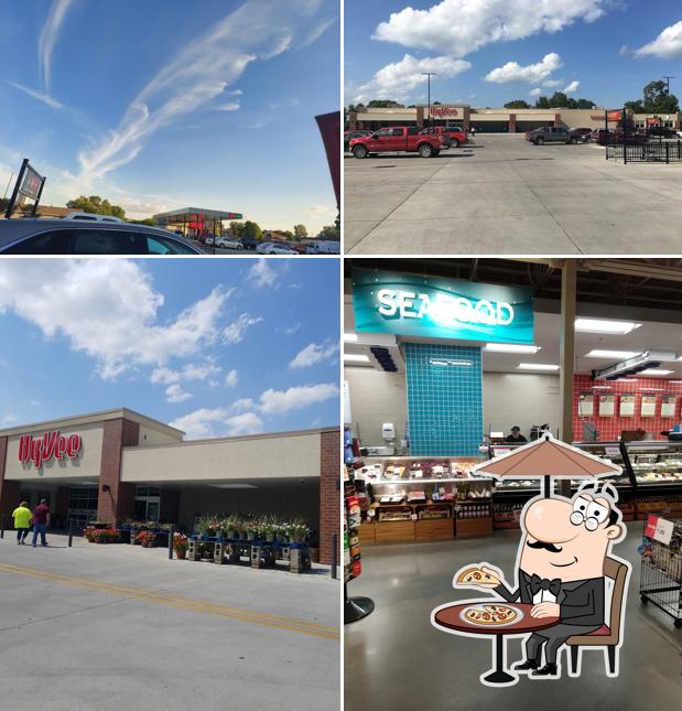Hy-Vee Grocery Store
